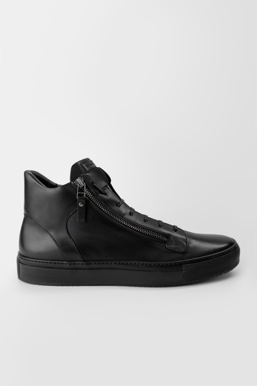 HIGH TOP SNEAKERS - Black