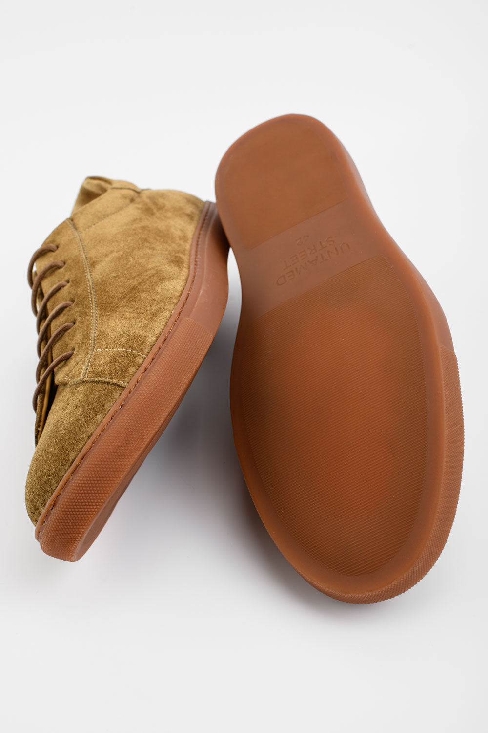 PUTNEY desert-brown suede sneakers.