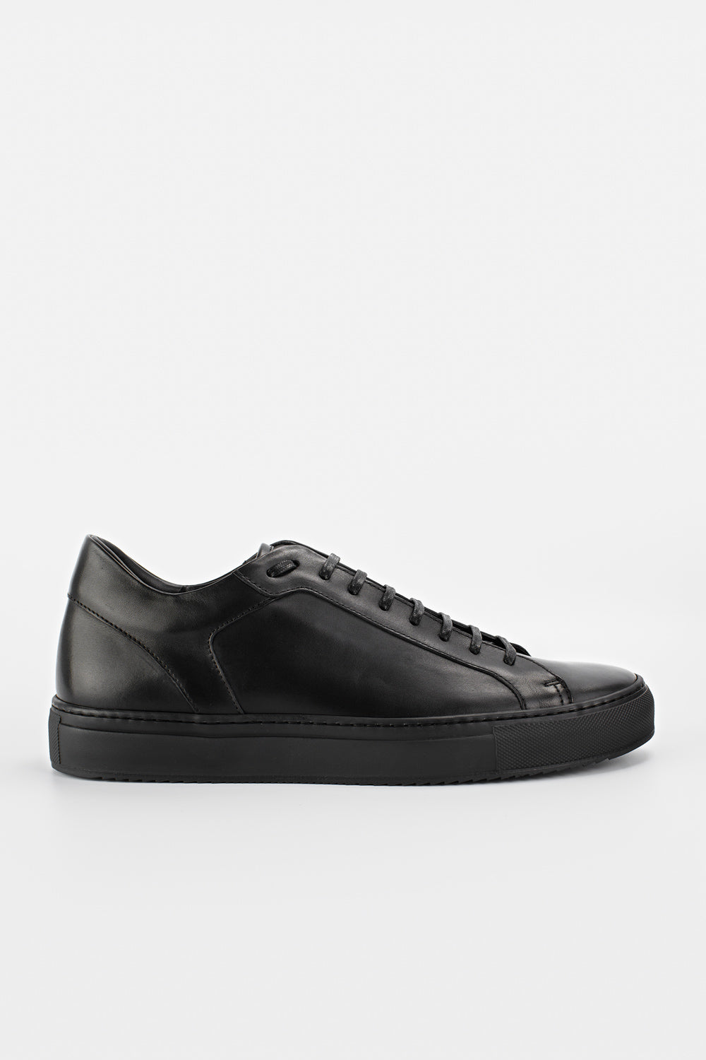 SOHO urban-black sneakers, untamed street