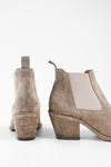 AUSTIN light-sand suede low chelsea texan boots.