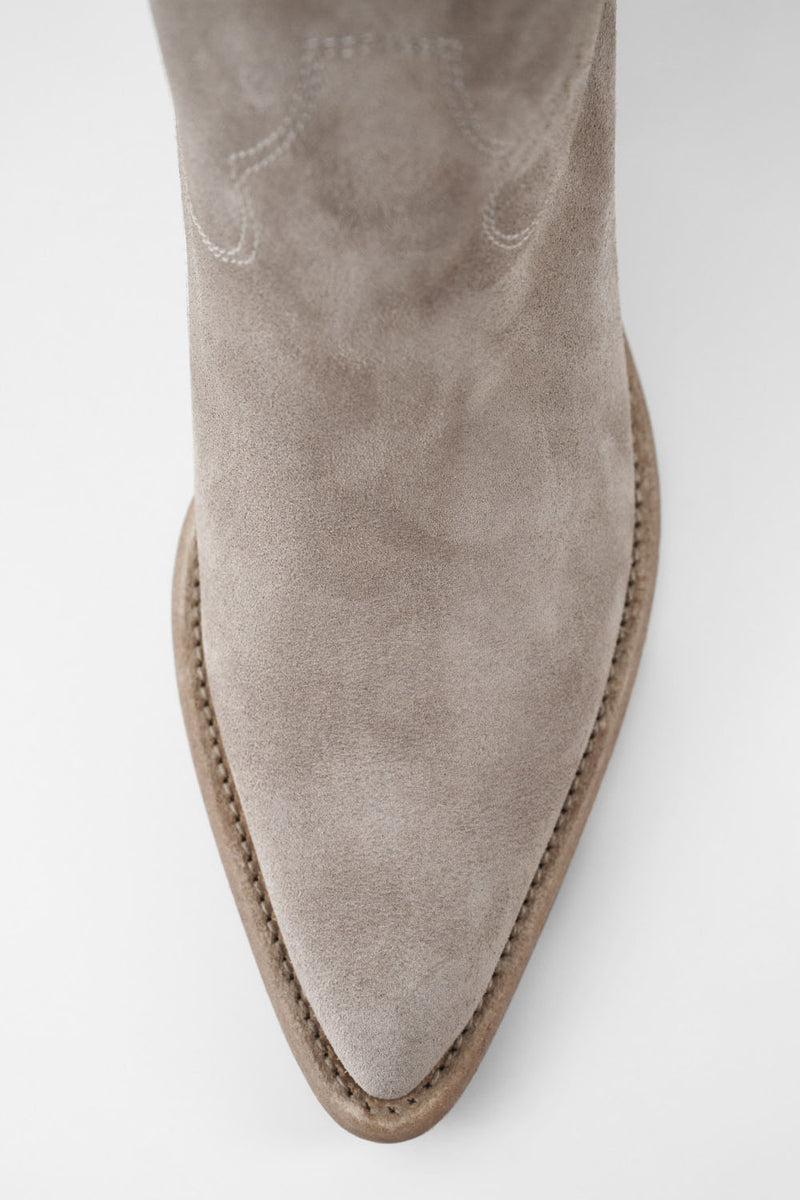 AUSTIN misty-beige suede texan boots.