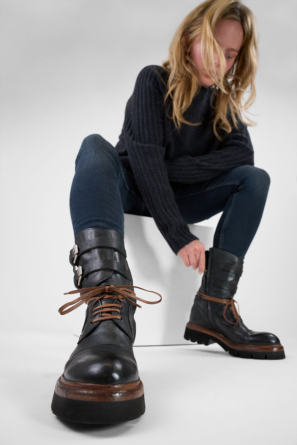 BLAKE urban-black welted buckle bikers.