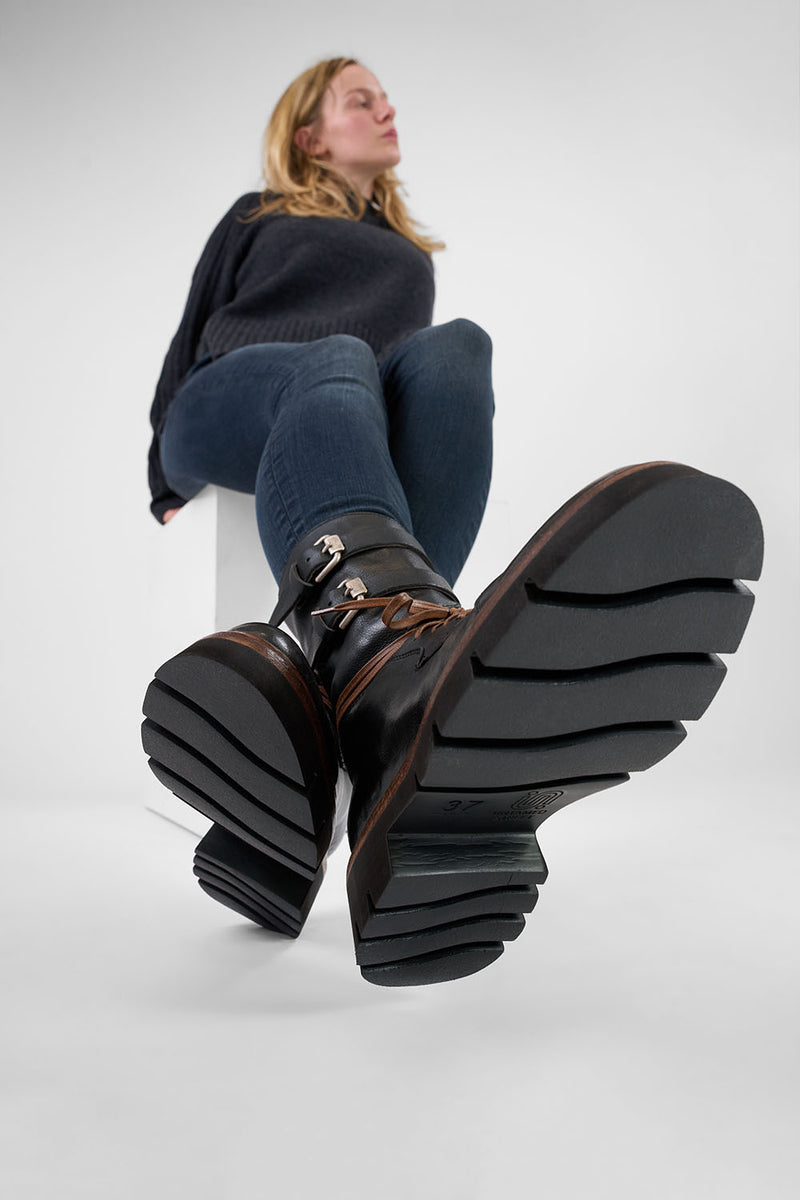 BLAKE urban-black welted buckle bikers.