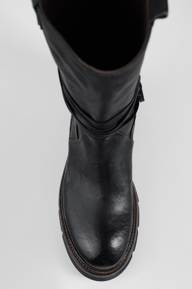 BLAKE darken-grey welted back-laced boots.