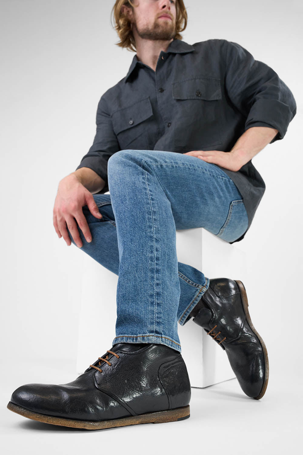 BRUCE rugged-black chukka boots.