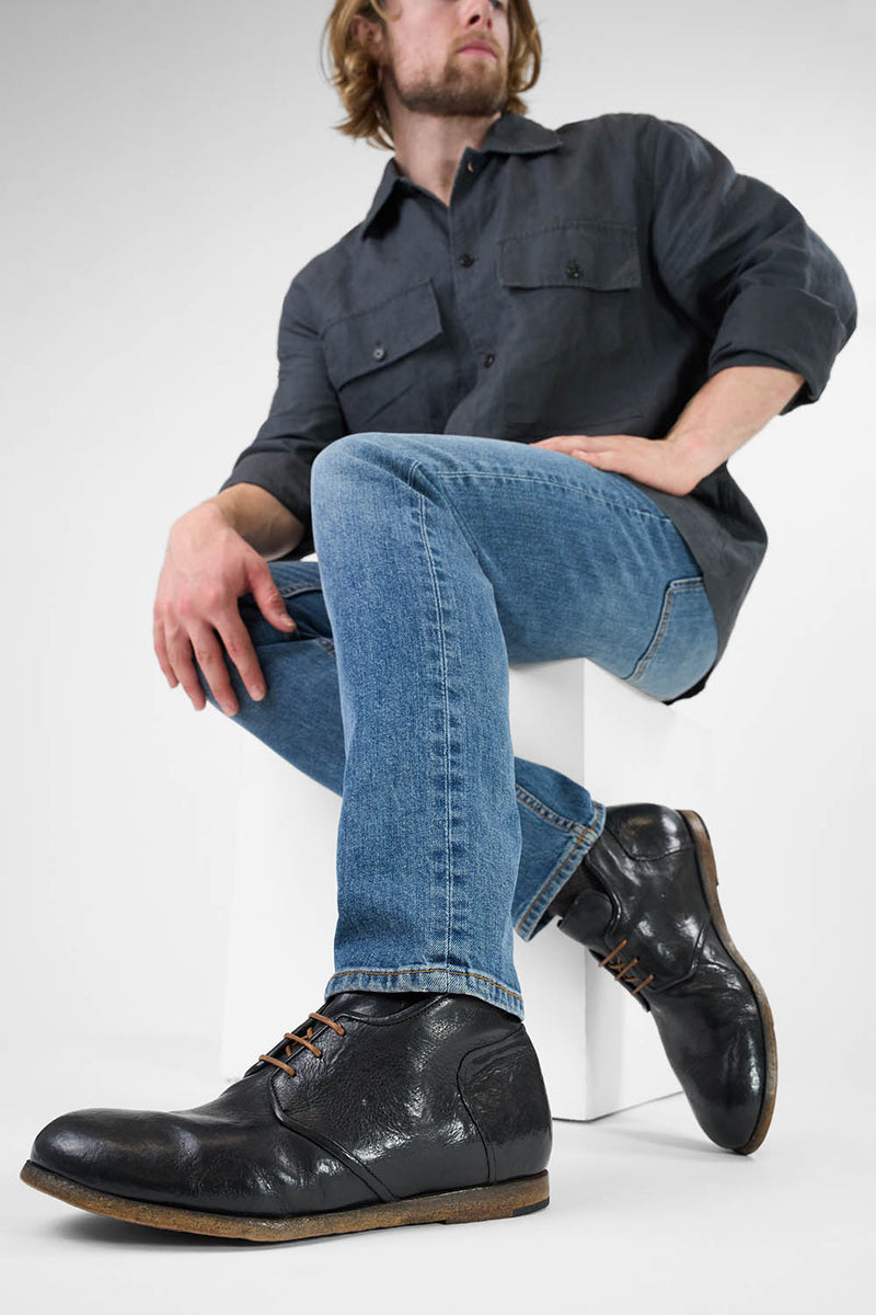 BRUCE rugged-black chukka boots.
