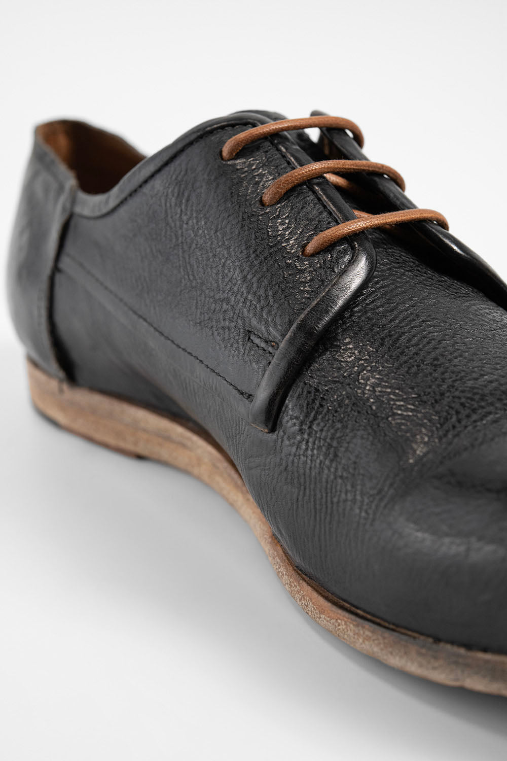 Men's Black Leather Derby Shoes with Subtle Stitch Detailing