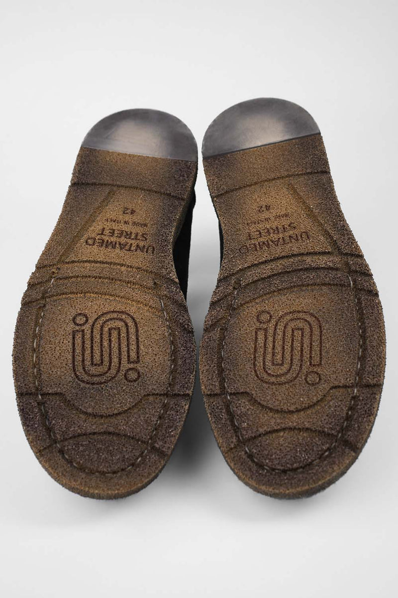 BYRON rugged-black lightweight derby shoes.