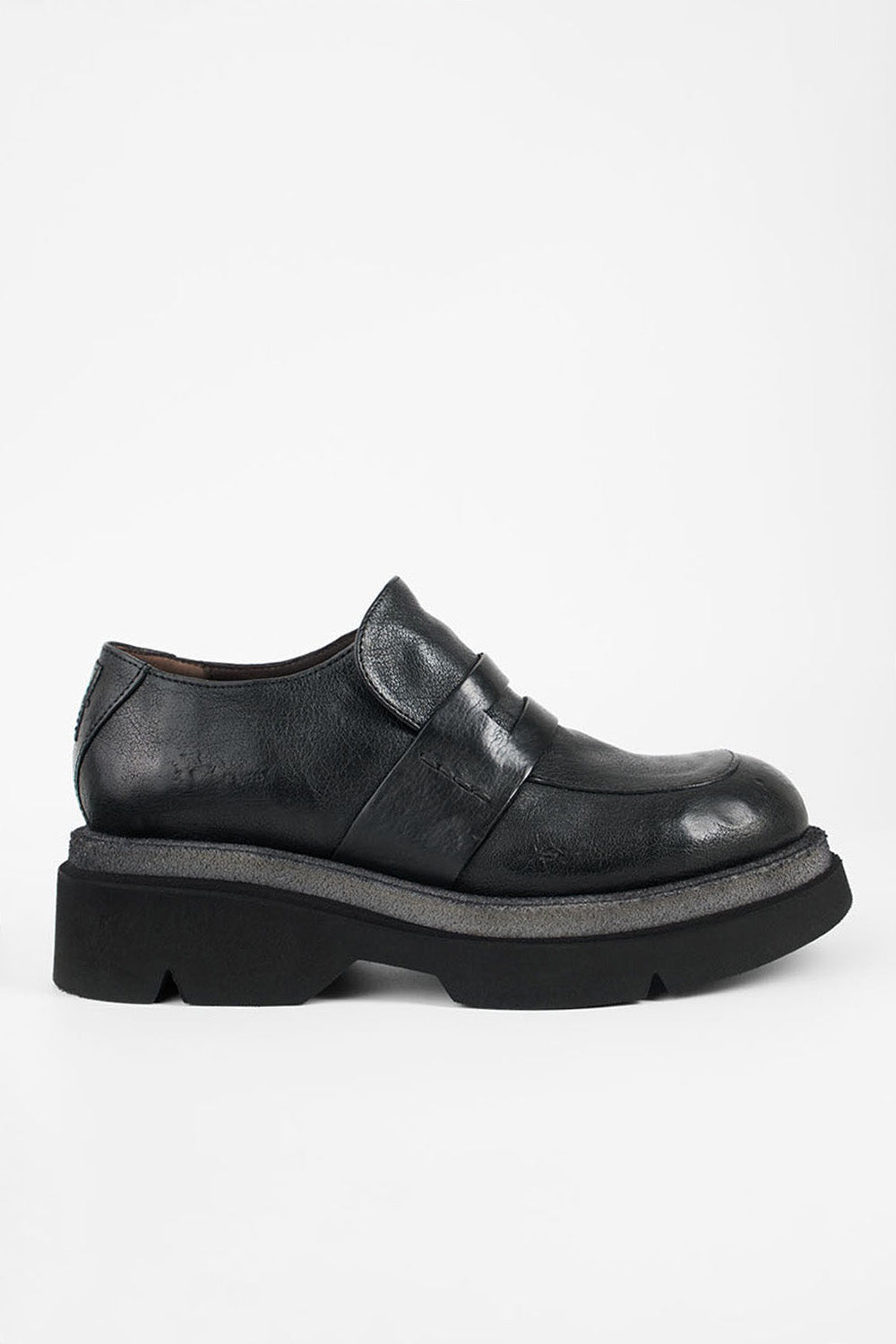 CROFT urban-black lightweight slip on shoes.