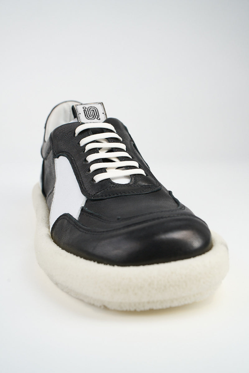 DEVON black-moon lightweight sneakers.