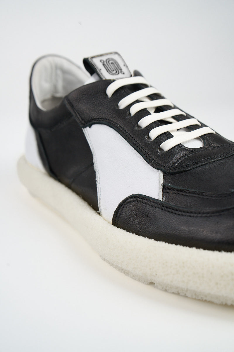 DEVON black-moon lightweight sneakers.