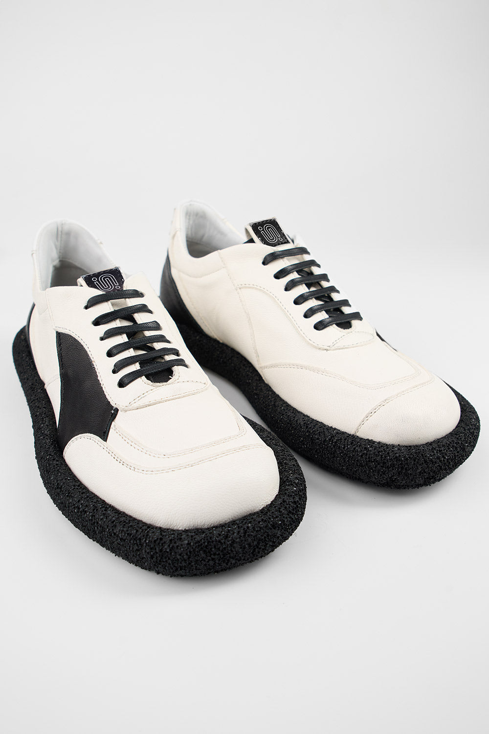 DEVON white-moon lightweight sneakers.
