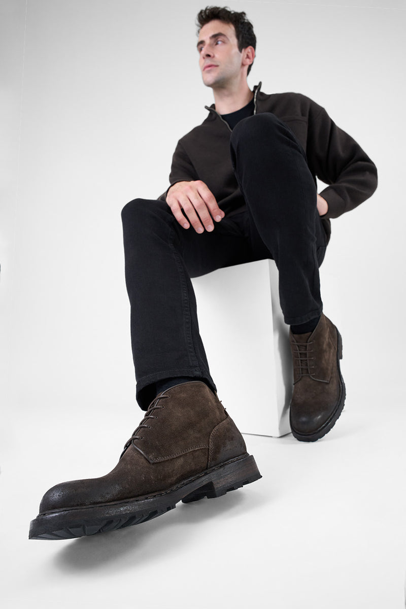DRAKE coffee-brown suede chukka boots.
