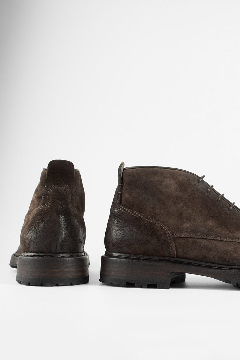 DRAKE coffee-brown suede chukka boots.