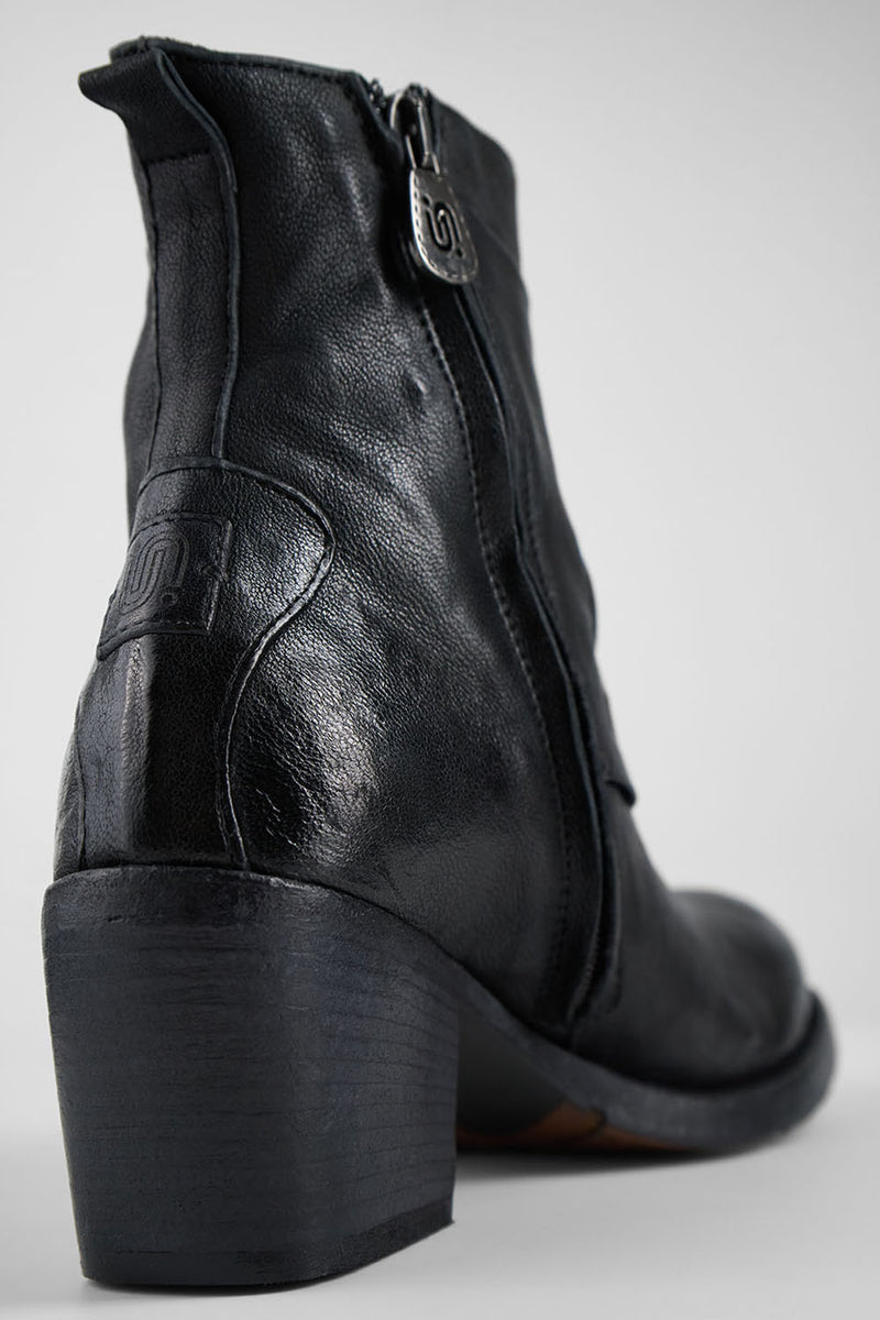 NASH urban-black veiled chelsea boots.