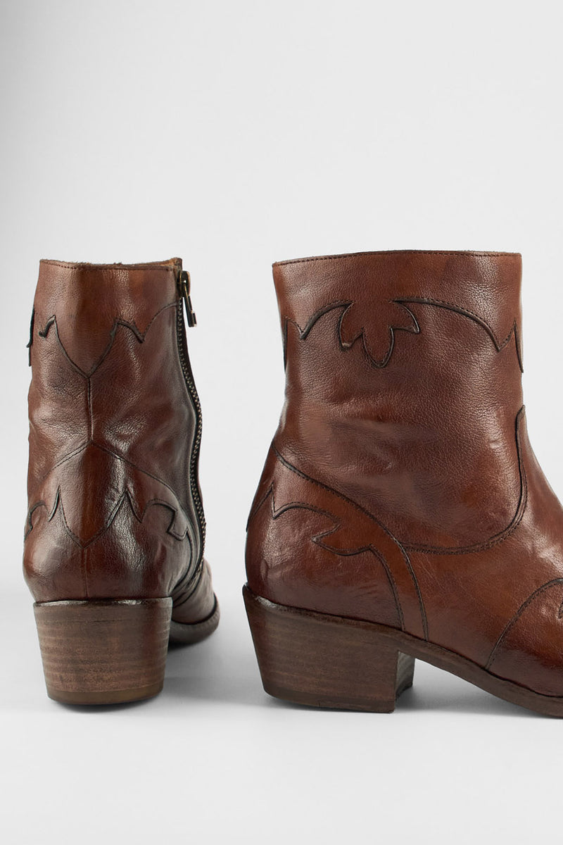 ELORA whisky-caramel texan boots.