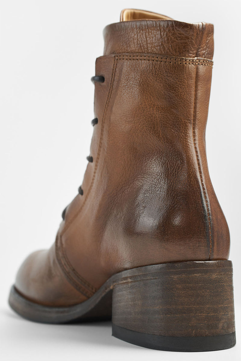 EXETER caramel-brown lace-up boots.