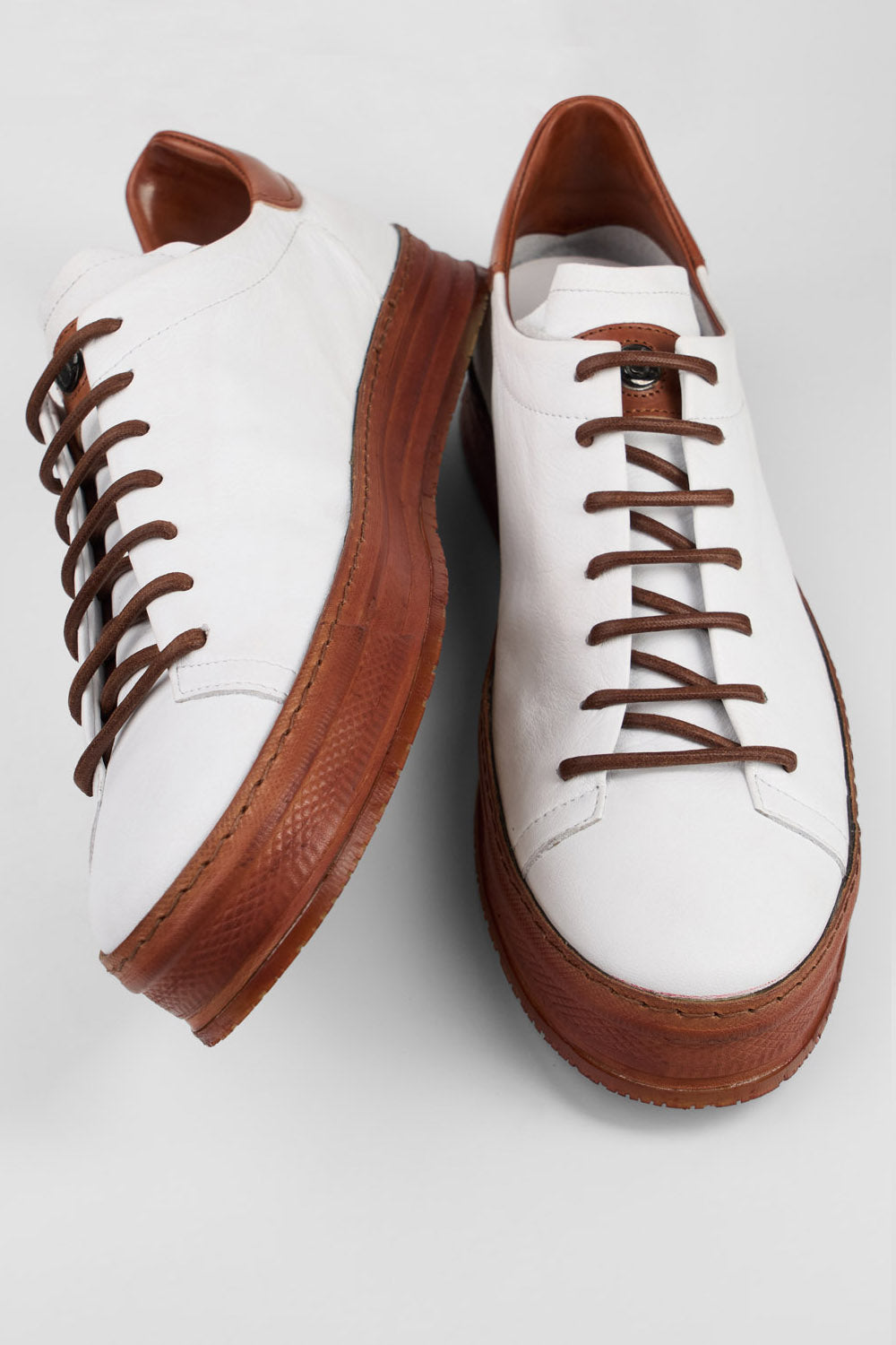 HAYES white-copper welted sneakers.