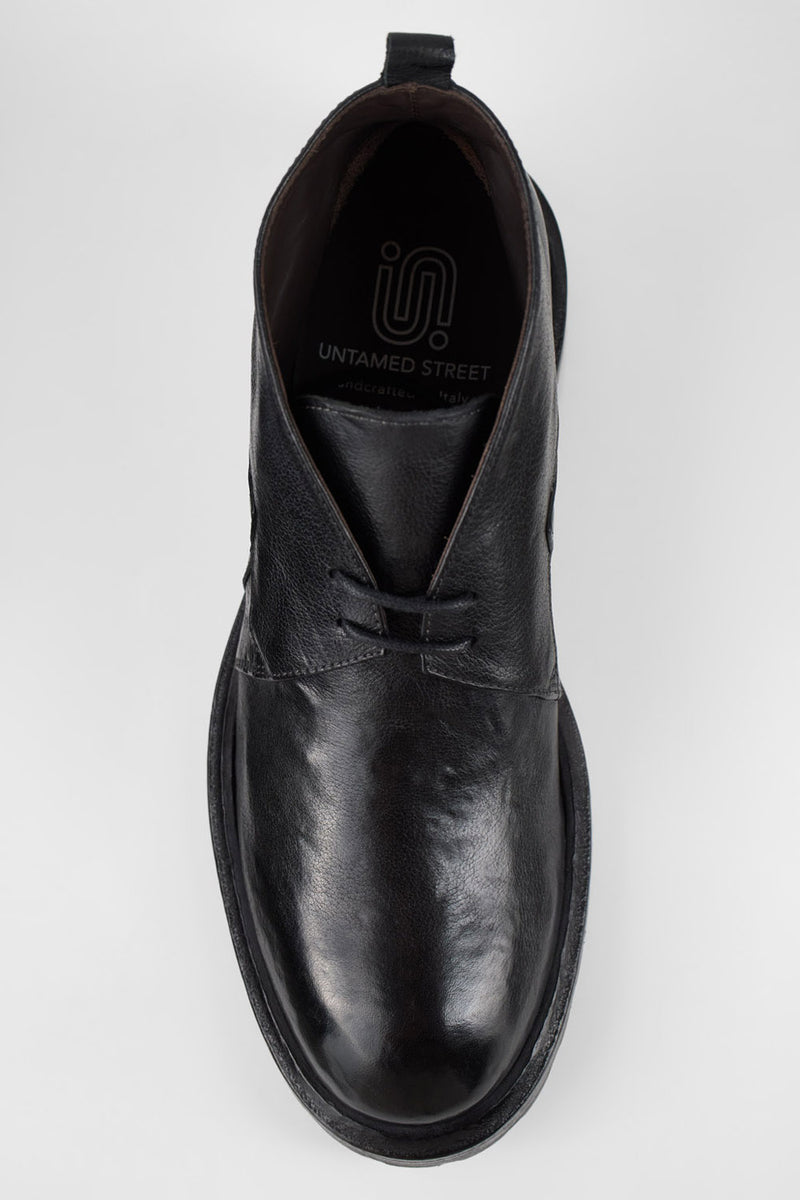 KEATS urban-black chukka boots.