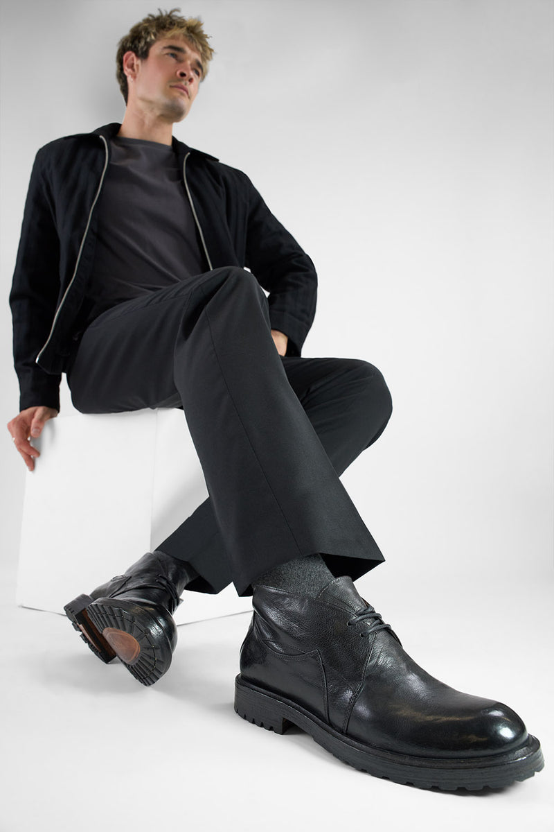 KEATS urban-black chukka boots.