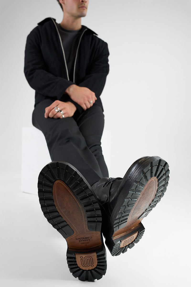 KEATS urban-black chukka boots.