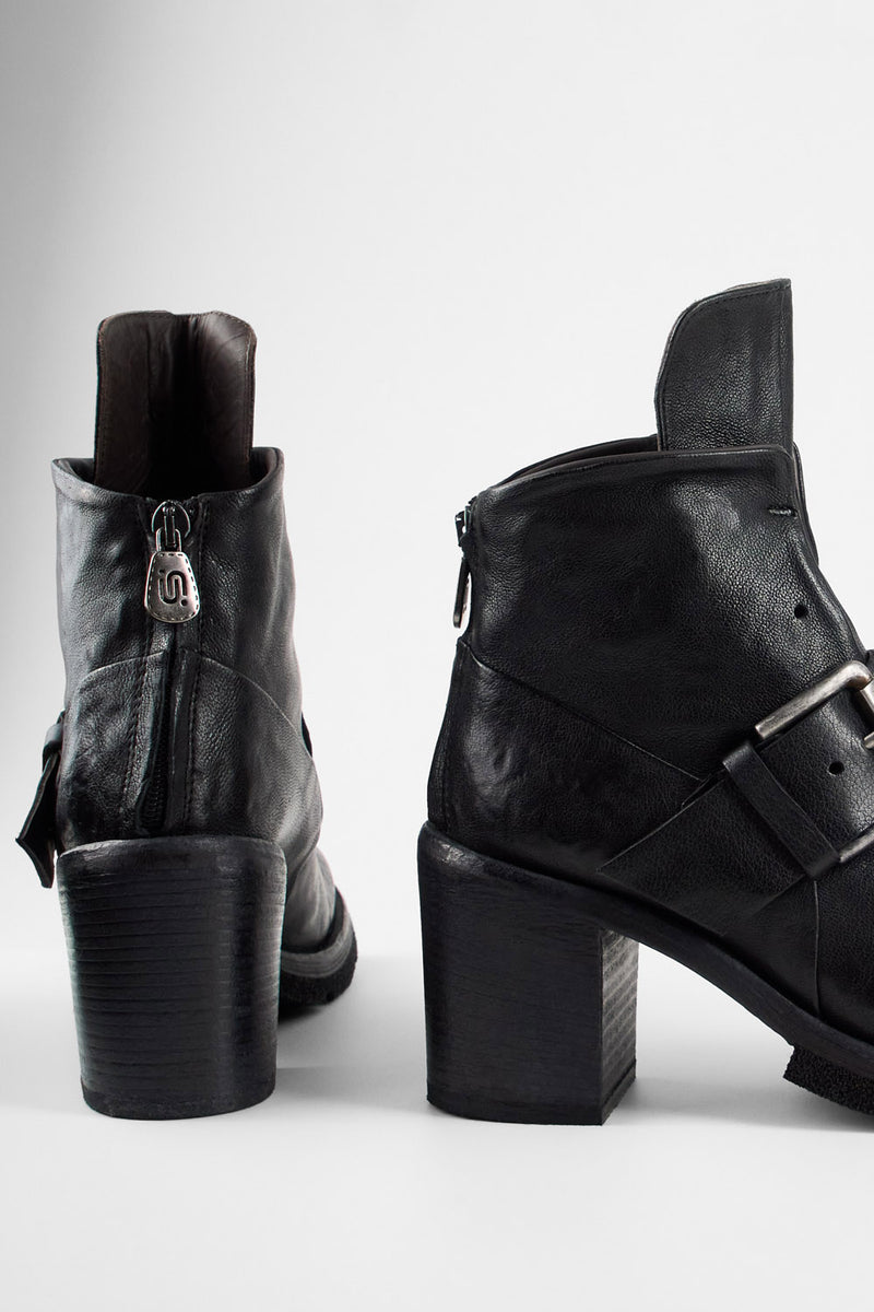 EDEN jade-black buckle boots.