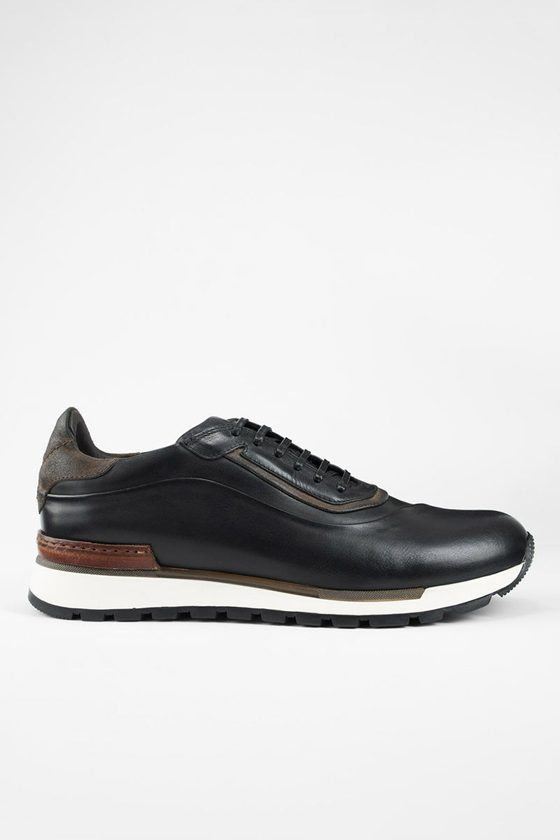 OWEN tuxedo-black folded runners.