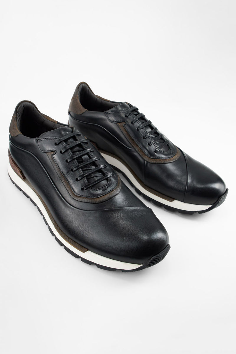 OWEN tuxedo-black folded runners.