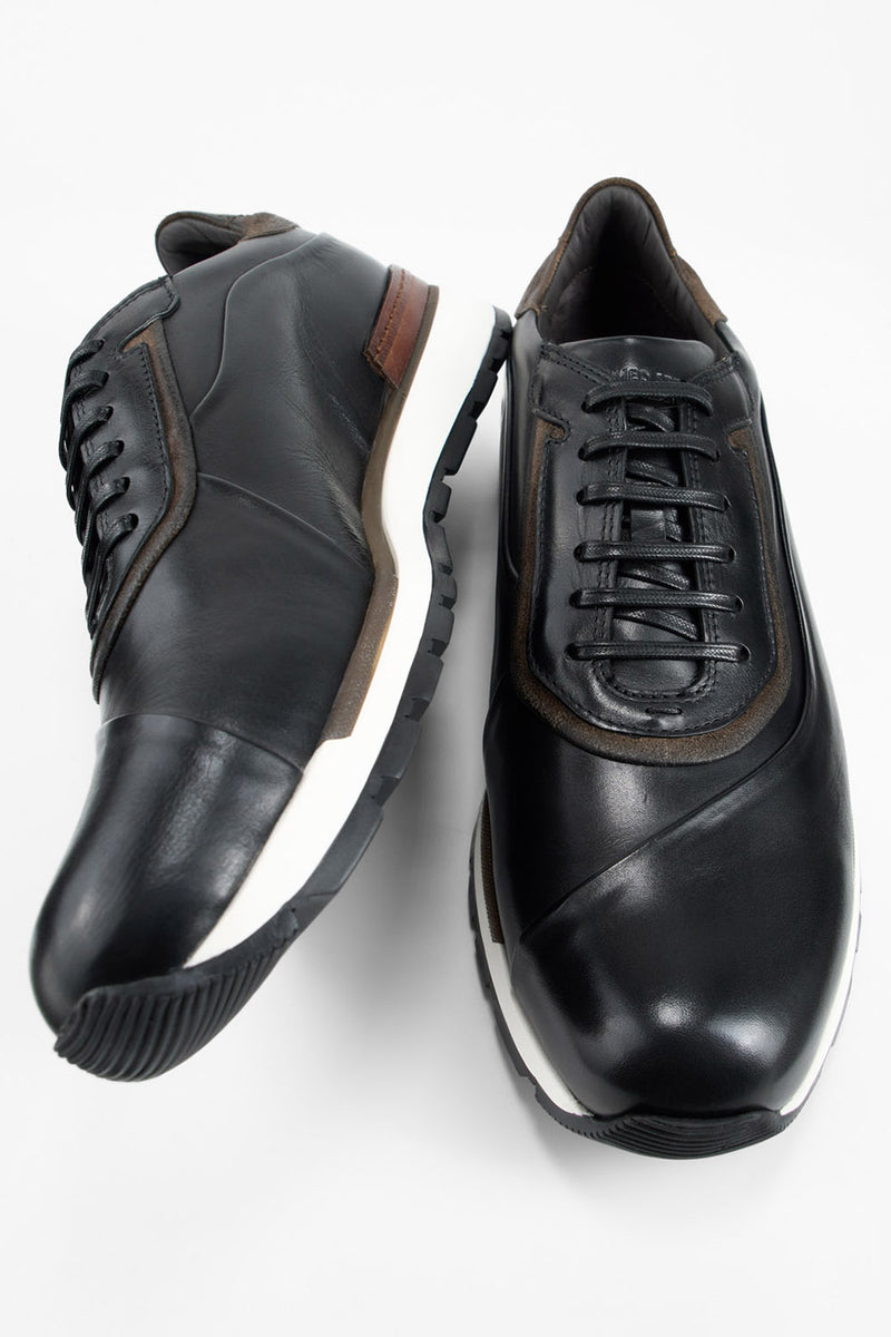 OWEN tuxedo-black folded runners.