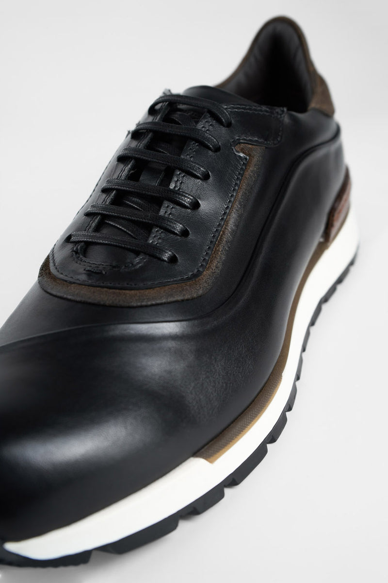 OWEN tuxedo-black folded runners.