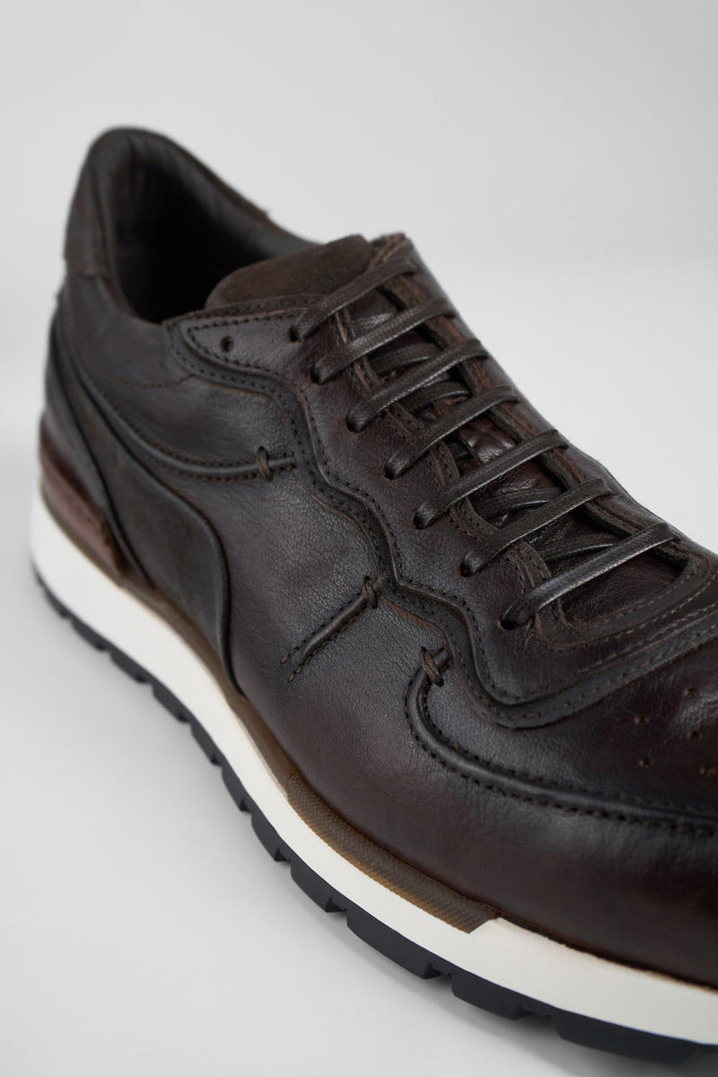 OWEN cigar-brown distressed runners.