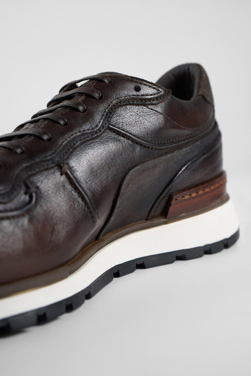 OWEN cigar-brown distressed runners.