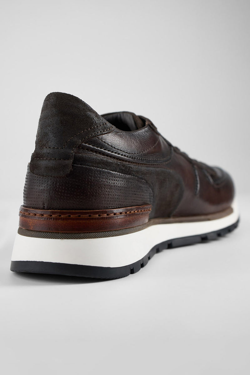 OWEN cigar-brown distressed runners.
