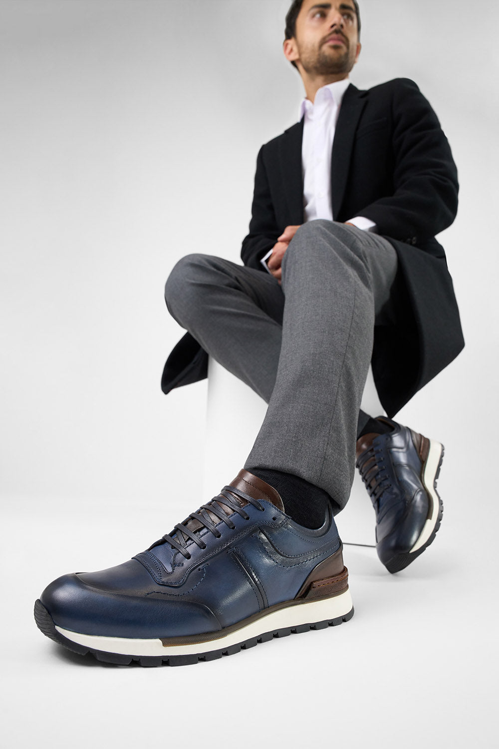 OWEN meteorite-blue triple stitched patina runners.