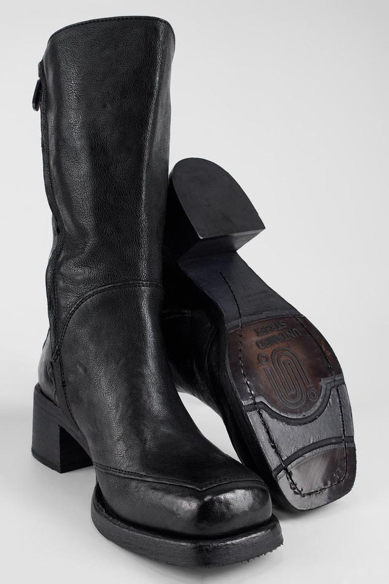 QUINN urban-black high boots.