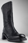 QUINN urban-black high boots.