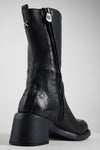 QUINN urban-black high boots.