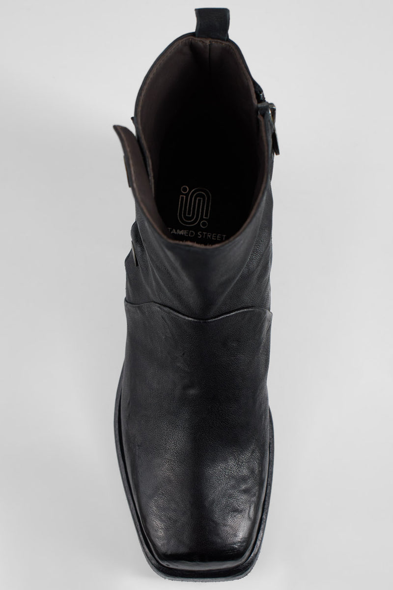 QUINN urban-black buttoned ankle boots.