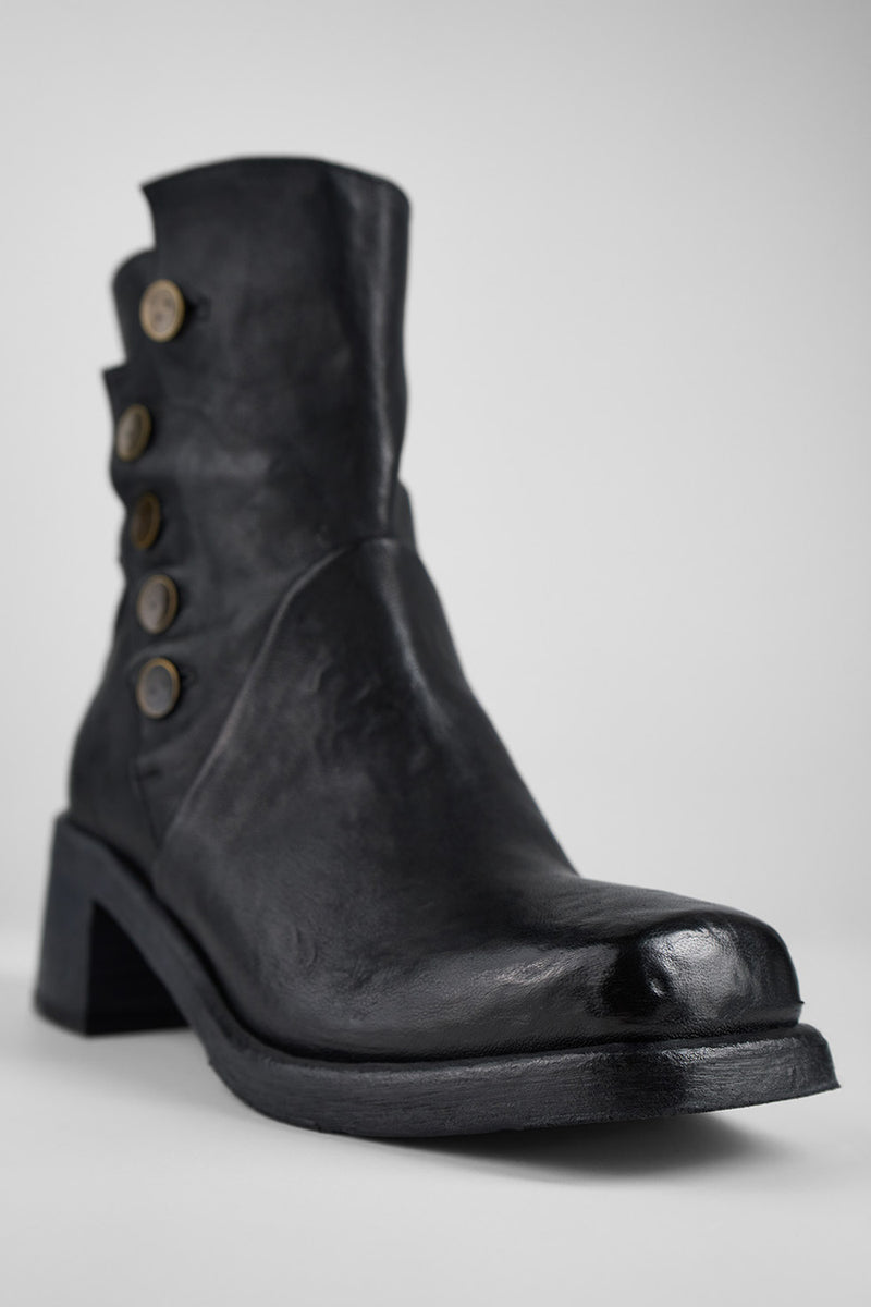 QUINN urban-black buttoned ankle boots.