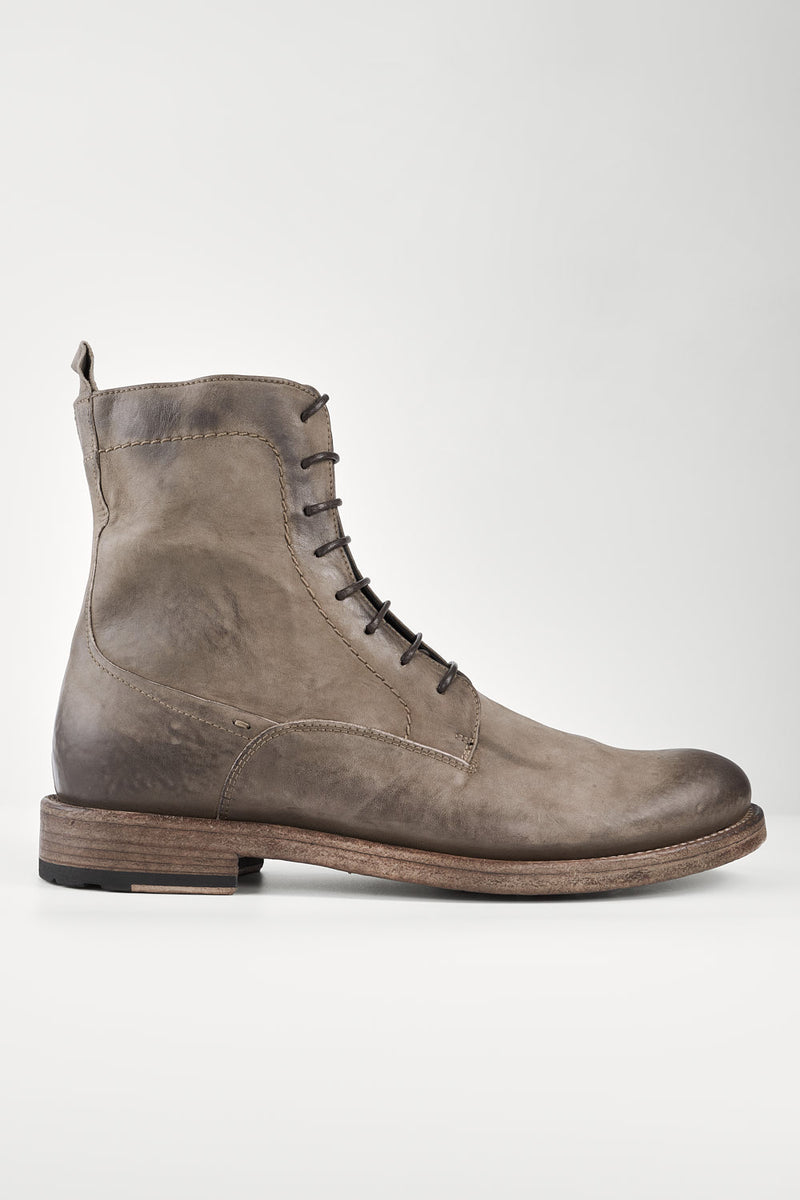 SLOANE dry-terra commando boots.