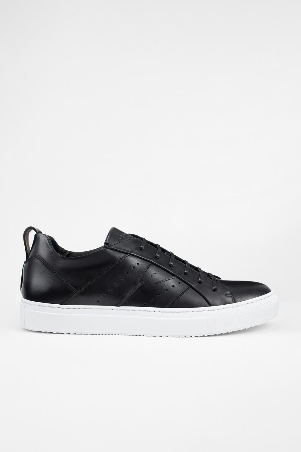 SKYE tuxedo-black ridge sneakers.