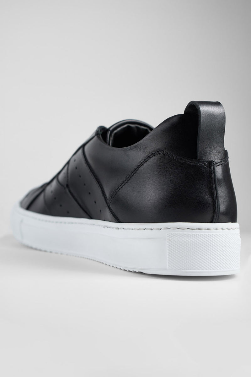SKYE tuxedo-black ridge sneakers.