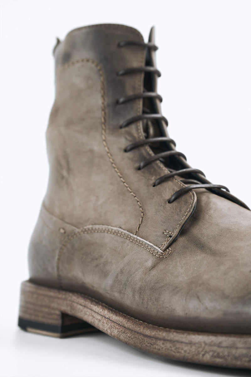 SLOANE dry-terra commando boots.