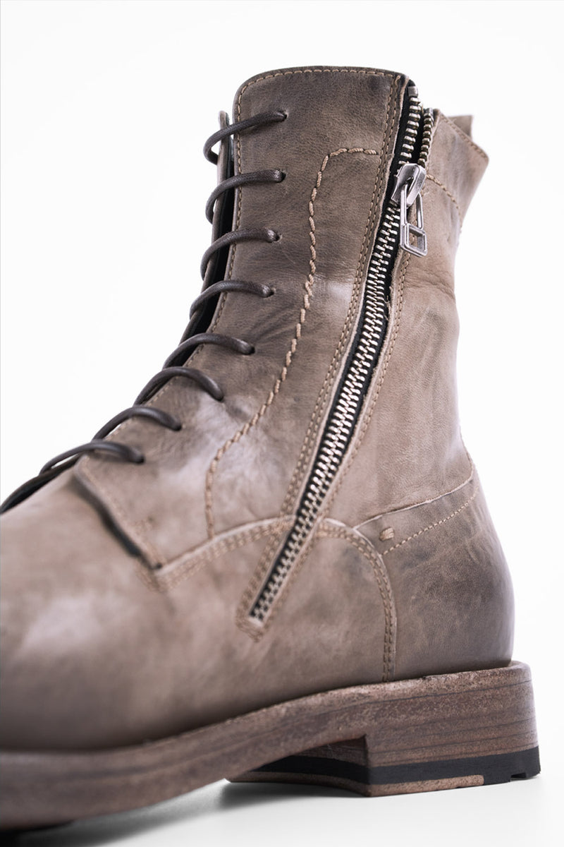 SLOANE dry-terra commando boots.