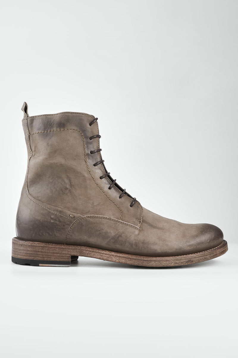 SLOANE dry-terra commando boots.