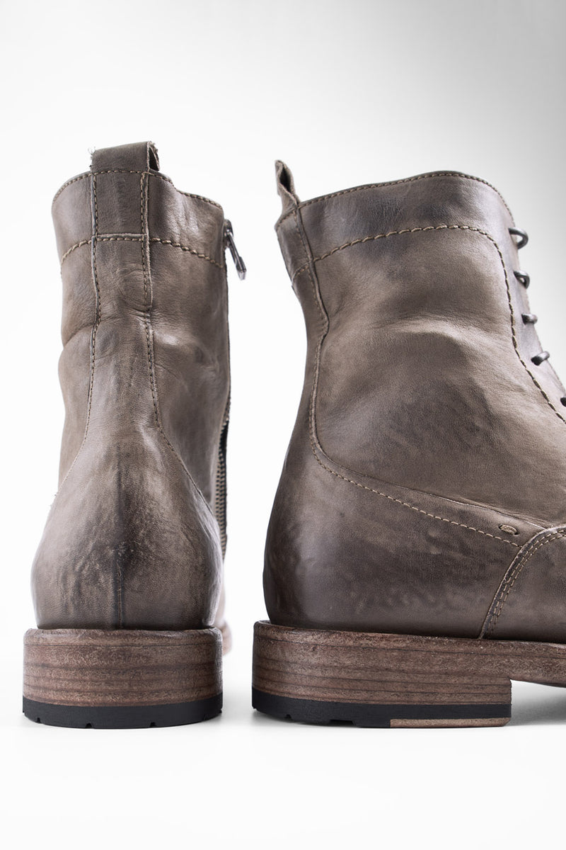 SLOANE dry-terra commando boots.
