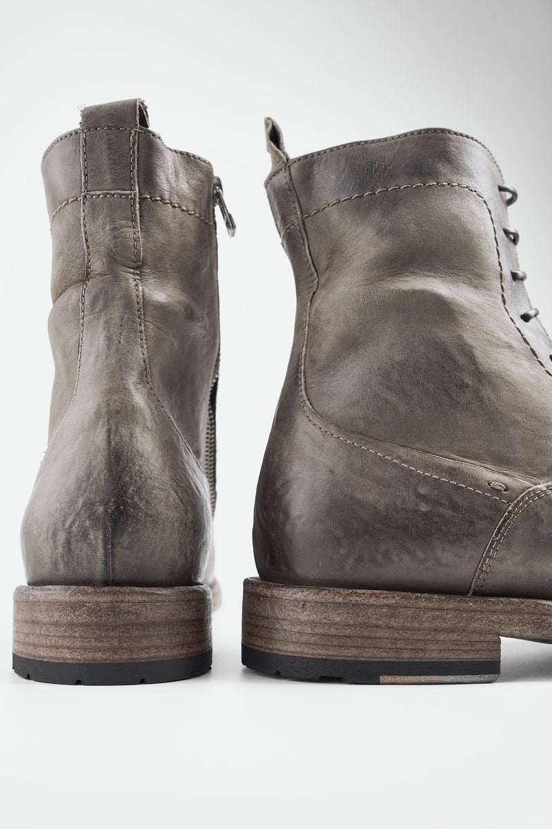 SLOANE dry-terra commando boots.