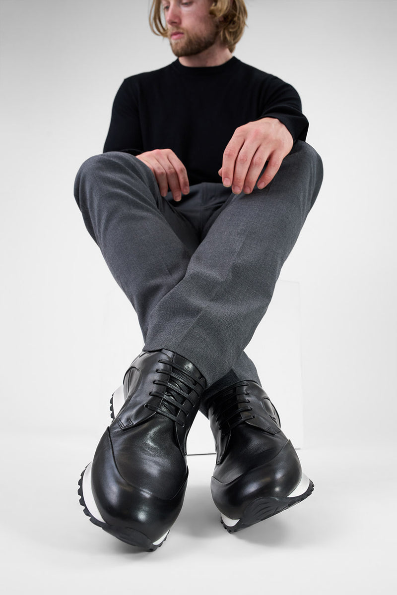 SOHO EDGE tuxedo-black patina runners.