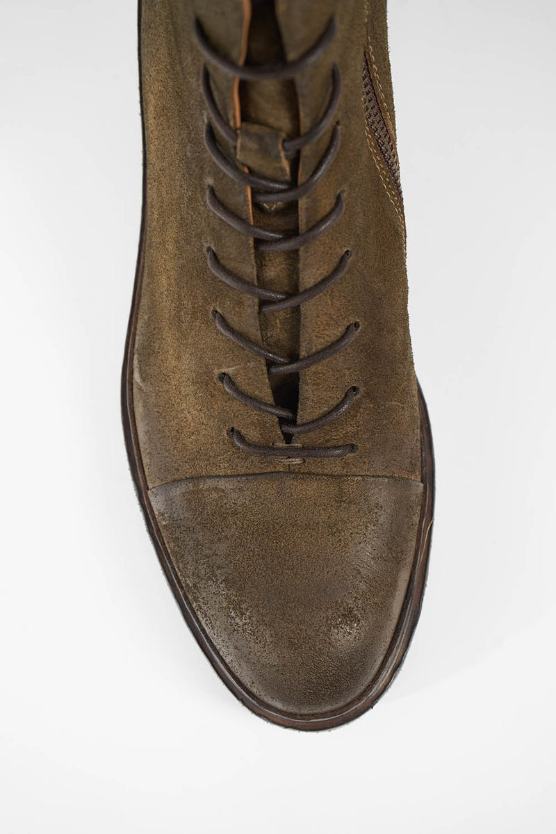 YALE tundra-brown welted oxford lace up boots.