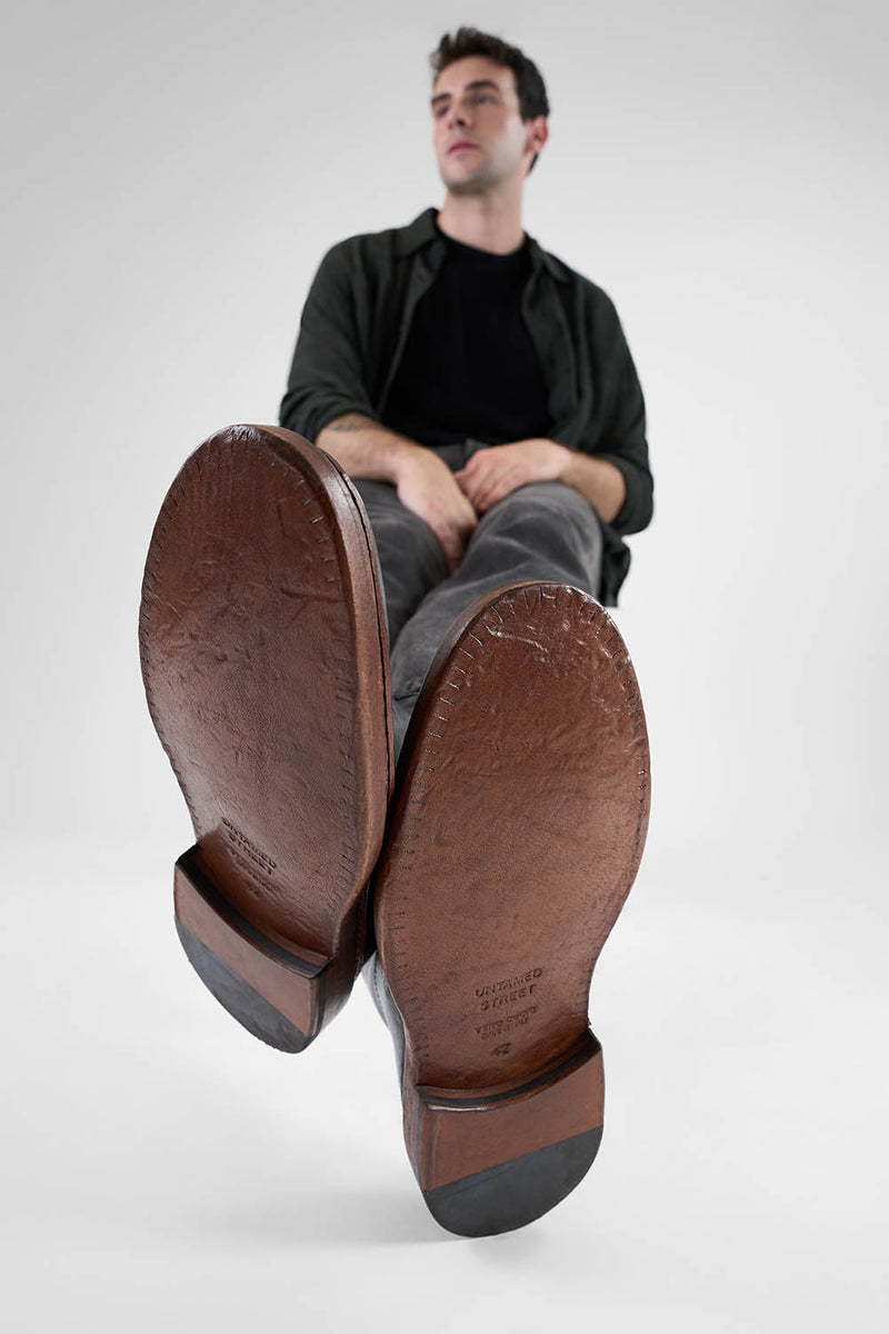 YORK urban-black welted laceless boots.
